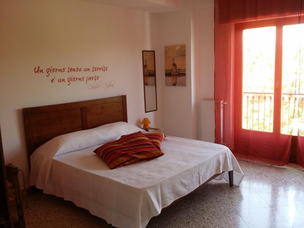 טרפאני Bed & Breakfast Ciaramira חדר תמונה